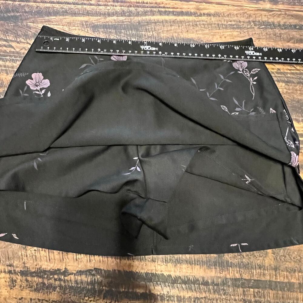 Black Floral Skort Mini Skirt With Built In Shorts Size M 29” Waist - Picture 4 of 9